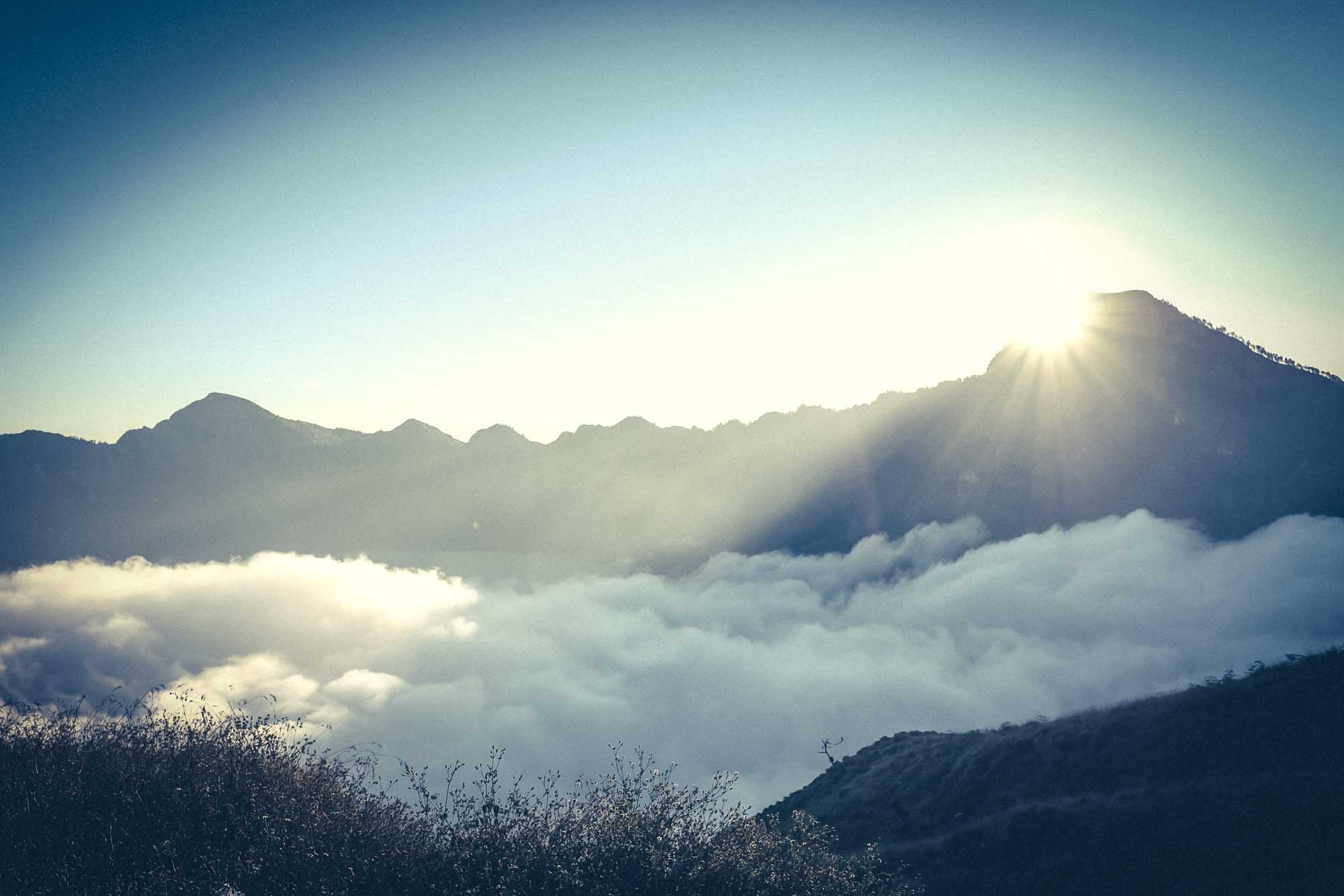 Alba sul monte Rinjani Alba sul monte Rinjani